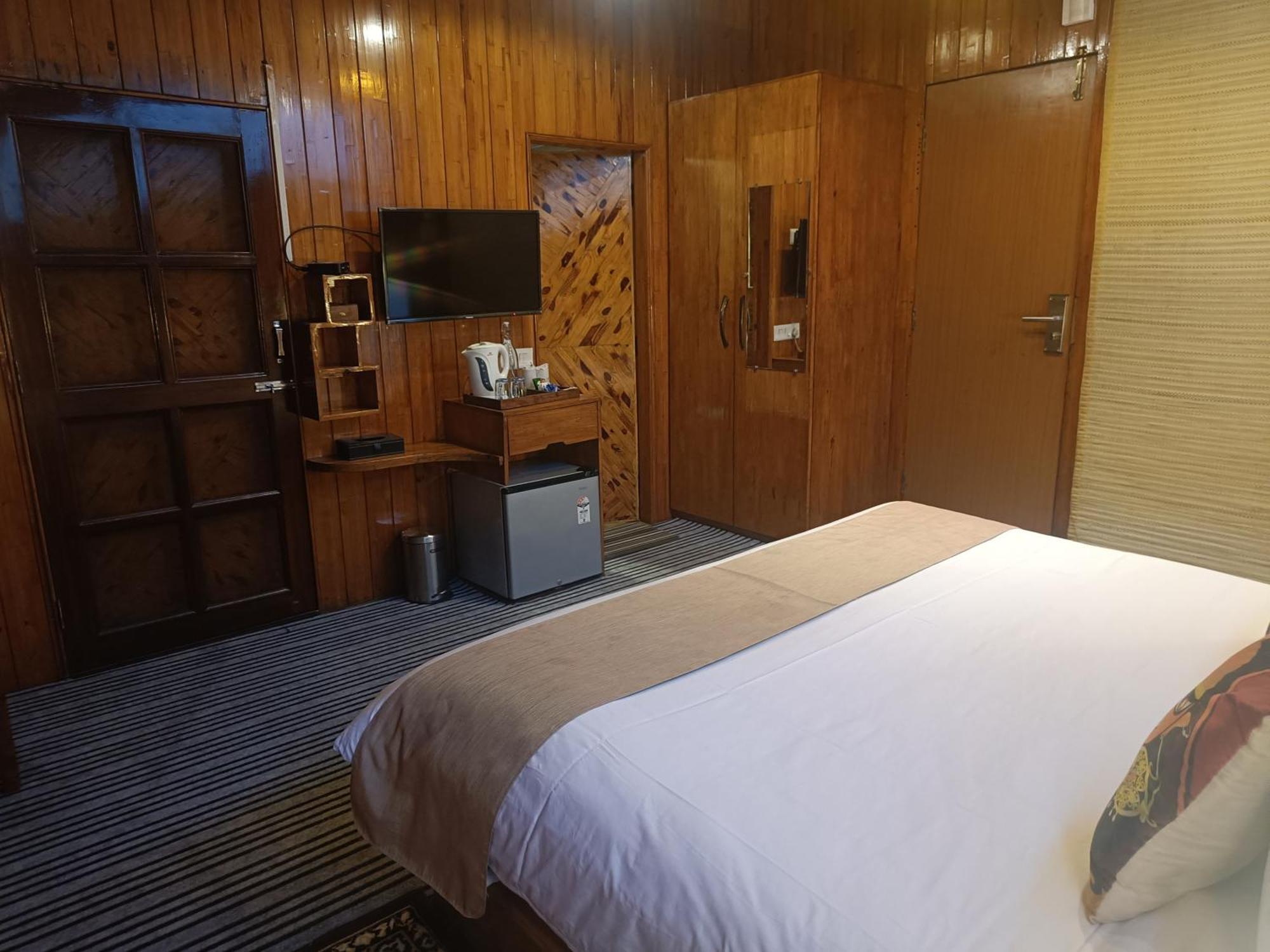 Hotel Zone Connect By The Park, Lansdowne Extérieur photo