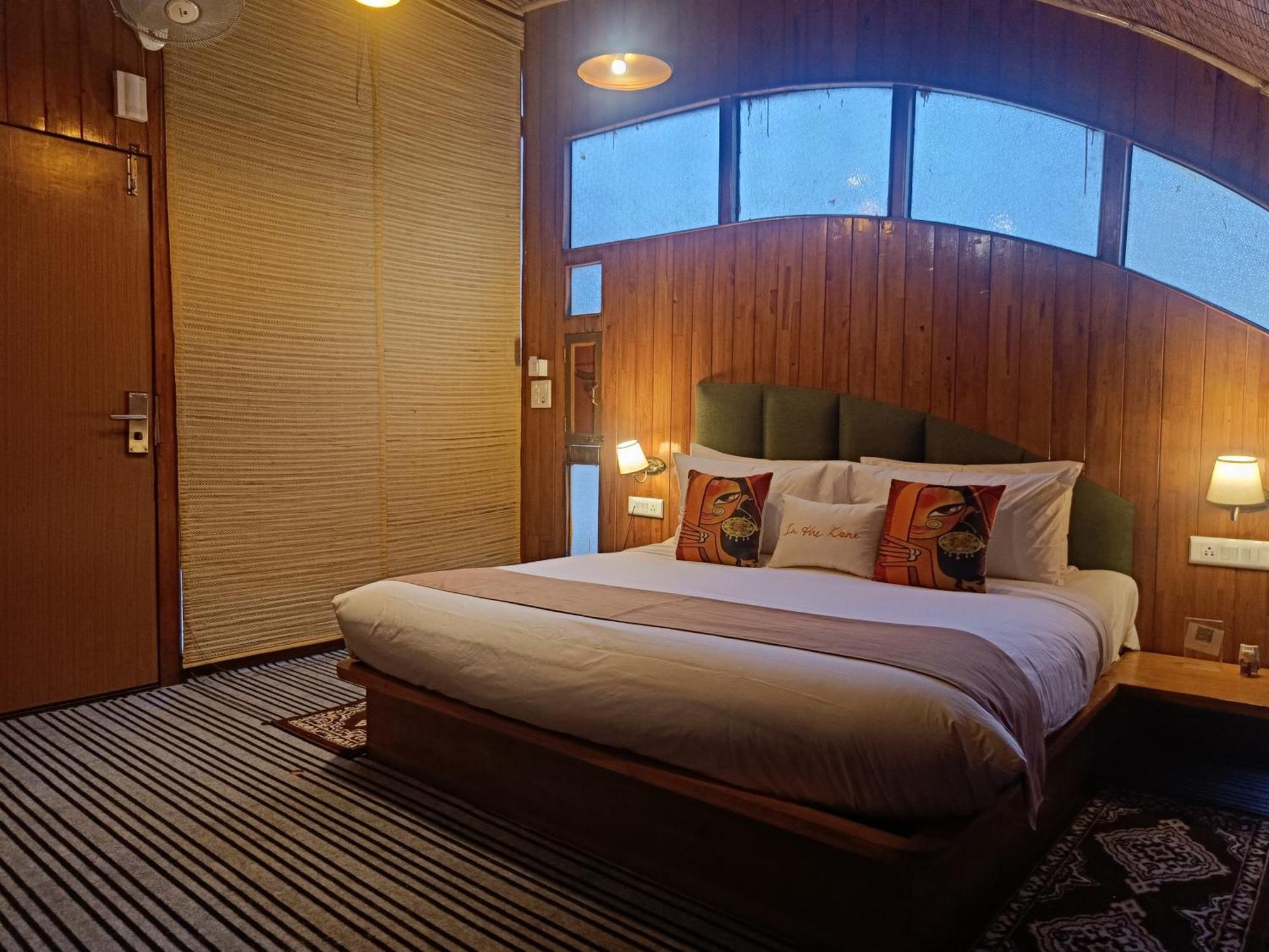 Hotel Zone Connect By The Park, Lansdowne Extérieur photo