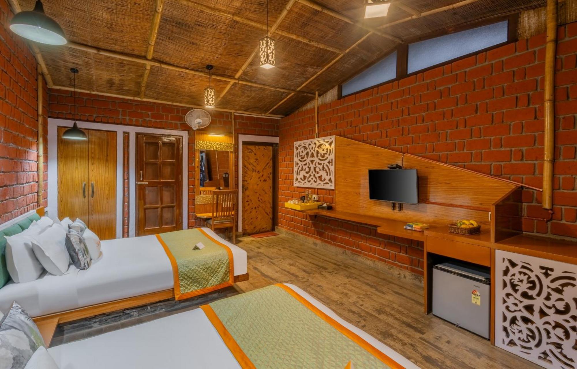 Hotel Zone Connect By The Park, Lansdowne Extérieur photo